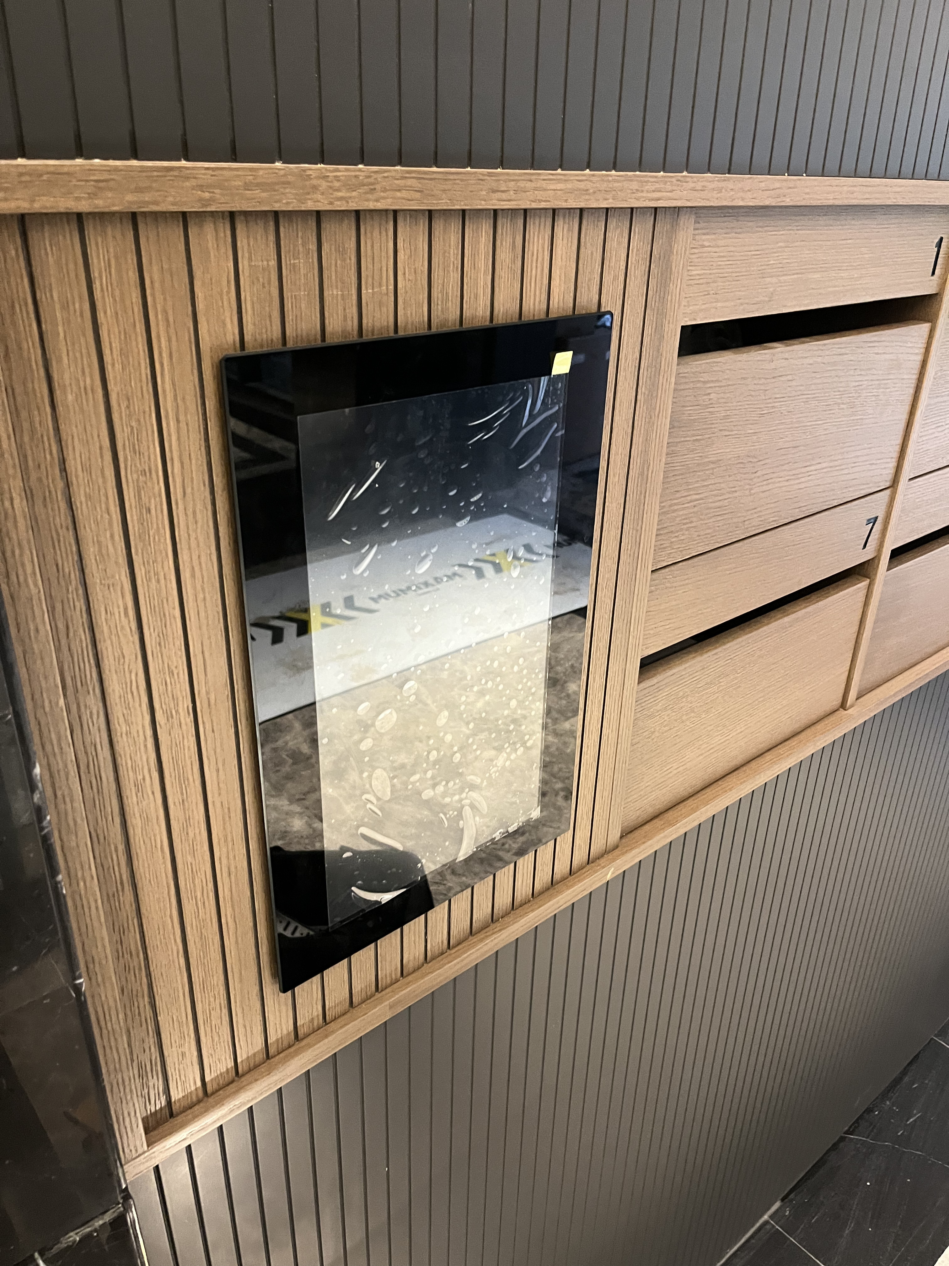 MESA ASL Kent Etiler | 15.6″ Flush-Mounted Information Display - 3